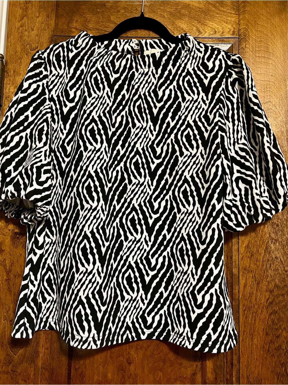 MELLODAY Black & White Geometric Puff Sleeve Blouse